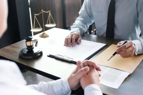 شكوى مكتب العمل رواتب | دليلك الشامل لاسترداد المستحقات وفق النظام السعودي 1447