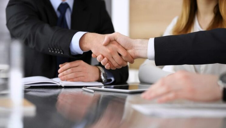 رفع دعوى قضائية على شخص في السعودية | دليل الشروط والخطوات عبر ناجز 2026 